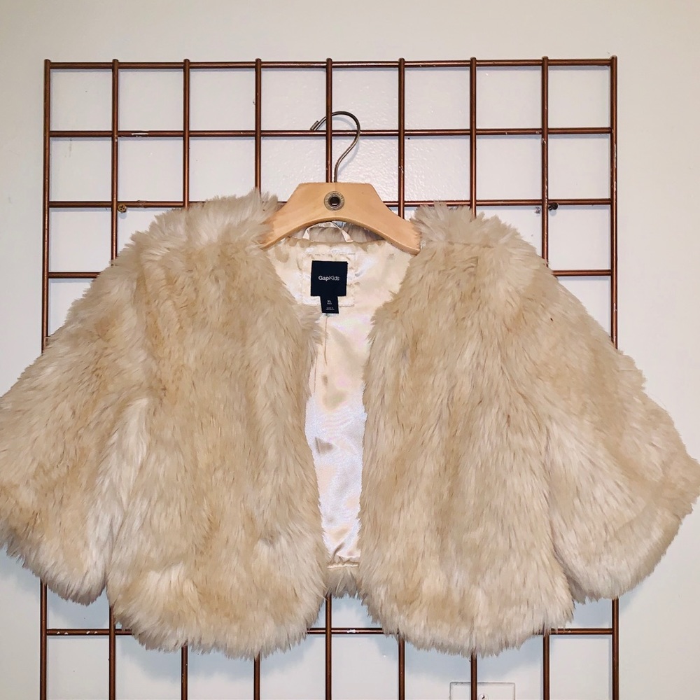 ✌️Faux fur coverup
